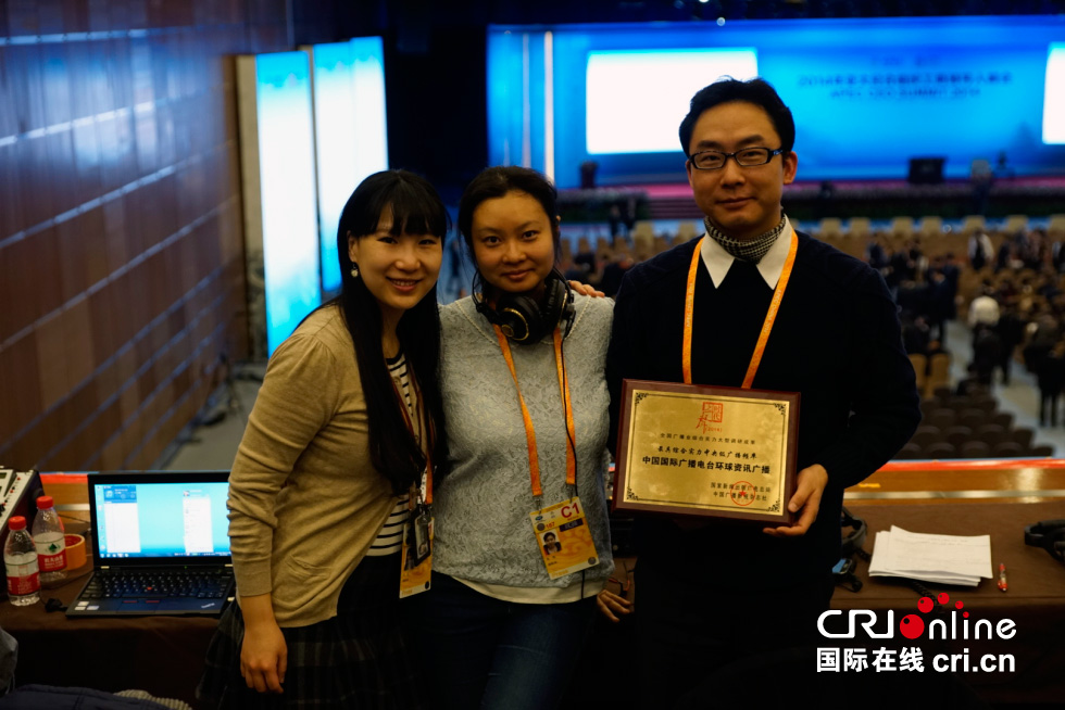 xc体育|向太否认向佐结婚 称与郭碧婷婚纱照只是拍广告(图1) xc sports